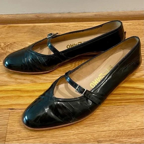Ferragamo Mary Jane Ballet Flats Black Patent Leather Size 6 | Audrey Style - Picture 8 of 8